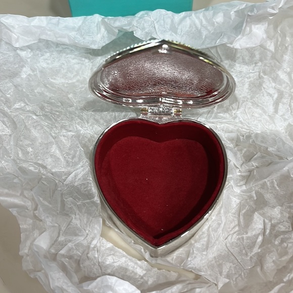 Silver Heart trinket box New in packaging - Picture 2 of 7
